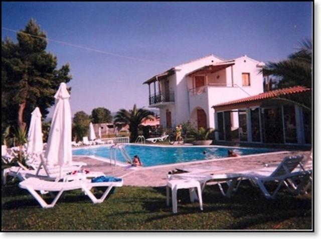 Loula Apartments Сідарі Екстер'єр фото